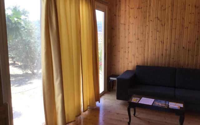 Pervolaris Cottages 2