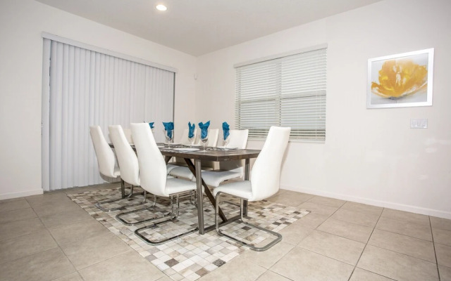 6BR Villa - 327 Marcello Blvd