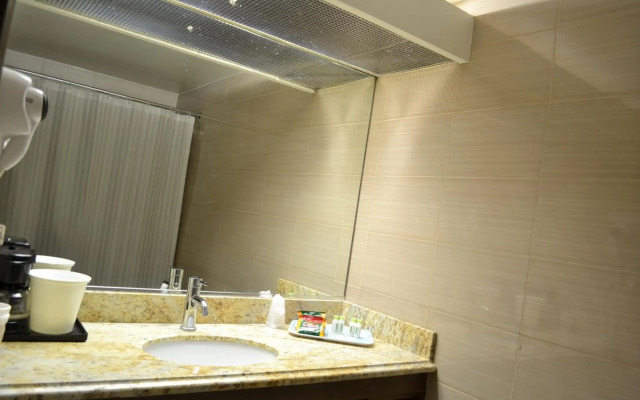 LA Crystal Hotel - Los Angeles Area