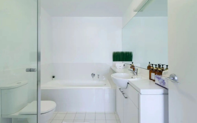 Adelaide CBD Stylish Gem WIFI Parking