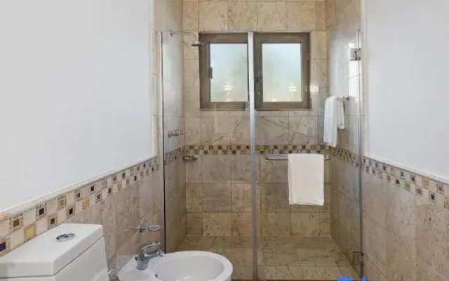 Luxury 5BR+M Private Villa | Direct Beach Access