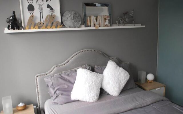 Beautiful 1BR Condo King Street West