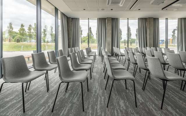 Park Inn by Radisson Vilnius Airport Hotel & Conference Centre