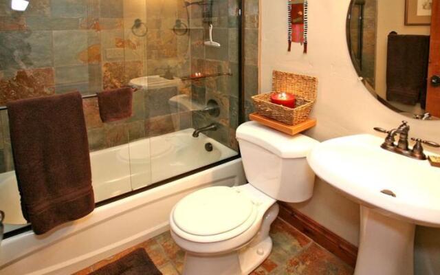 Wild Turkey Ridge by Stewart Mountain Lodging