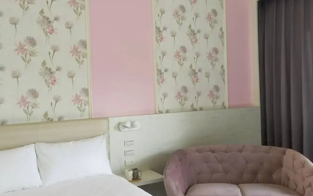 Chulu Manor Hotel