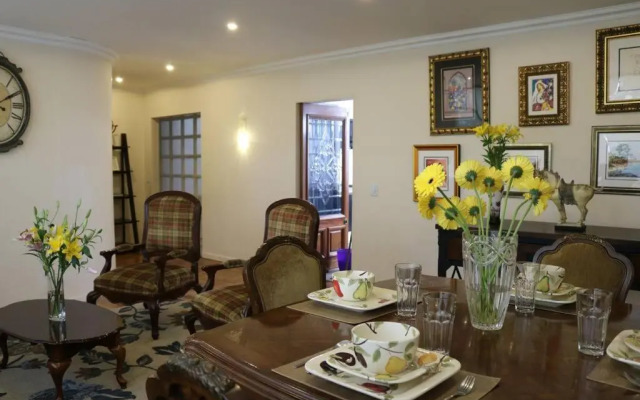 Luxurious & Chic 2 BR Apt Polanquito Lincon Park