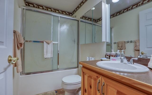 Moosetrax - 3 Bedrooms, 2 Baths, Sleeps 6 Cabin by RedAwning