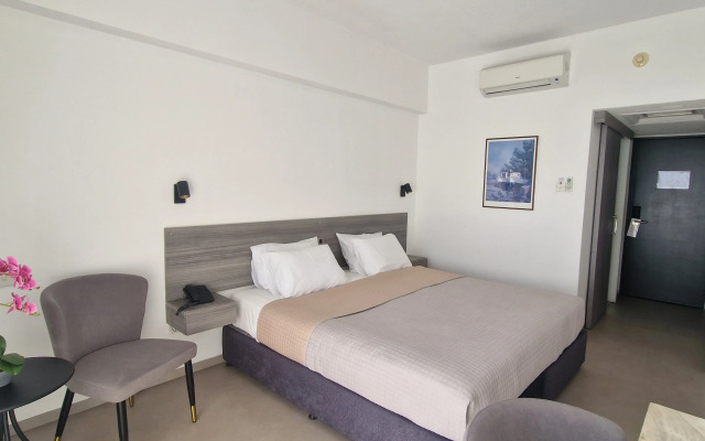 Navarria Hotel
