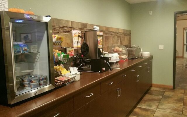 Canby Inn And Suites