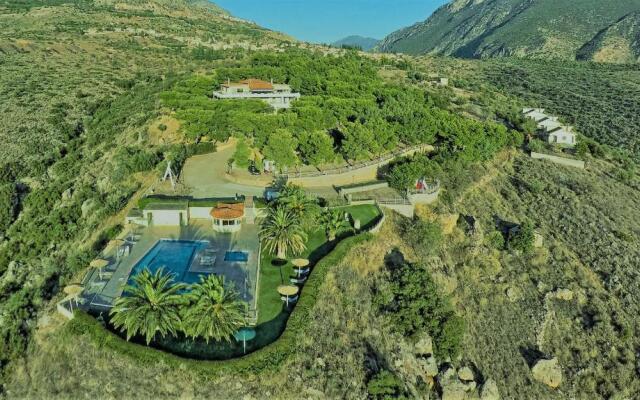 Chrissa Camping Rooms & Bungalows