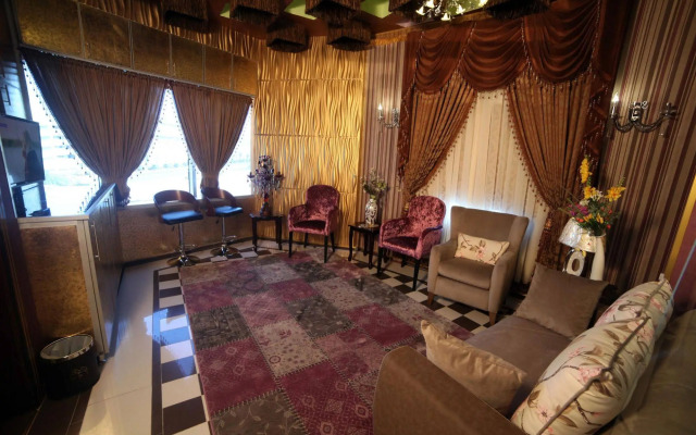 Roomi Suites Hotel