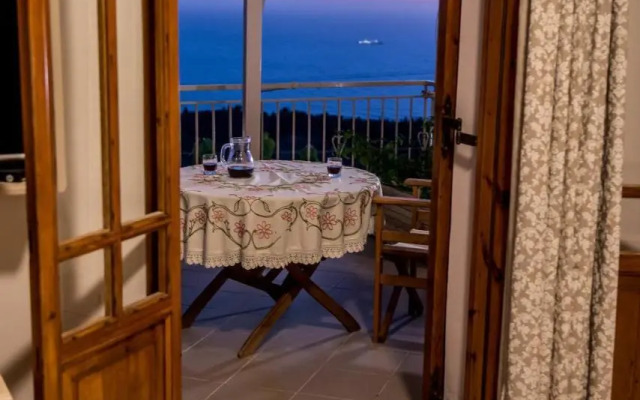 Aloni Studios & Apartments