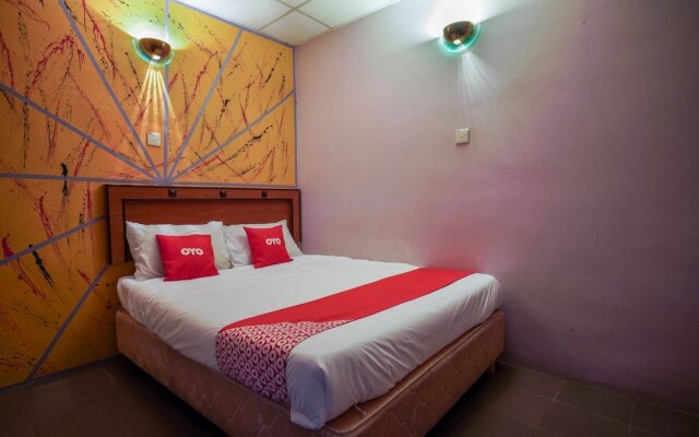 DJ Hotel Lumut by OYO Rooms
