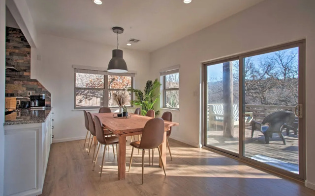 Medicine Park Cabin w/ Mountain Views!