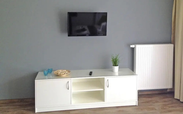 Aparthotel by Lake Heidensee With Boat Rentals