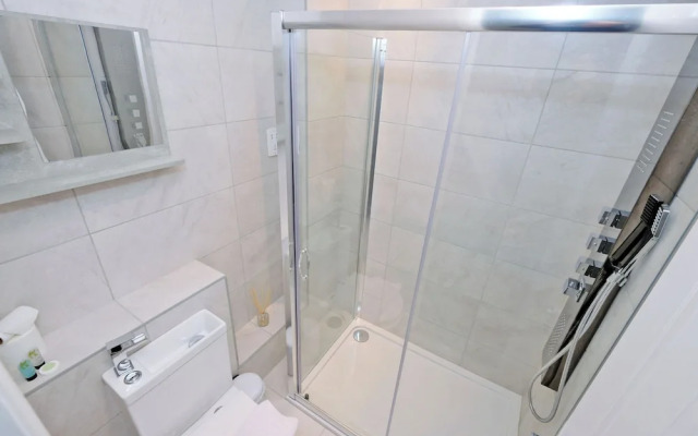 Orange Apartments - Belgrave Mansions