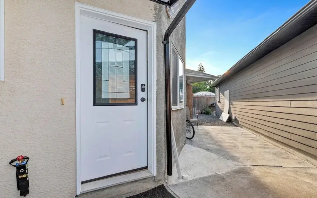 Knockan Hill Rentals-Ground Floor Suite
