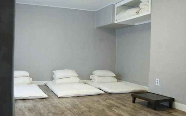 Crib 49 Guesthouse Seoul