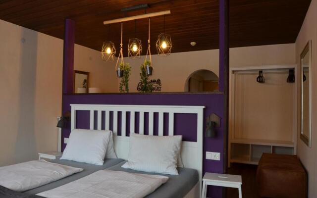 Dahoam by Sarina - Hotel & Suites