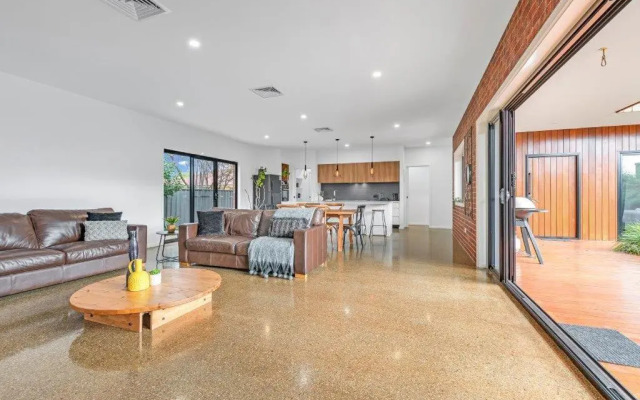 Villa Simone - Tranquil Hideaway in the Heart of Echuca