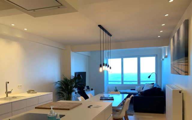 OSKAR luxe appartement op zeedijk met zeezicht