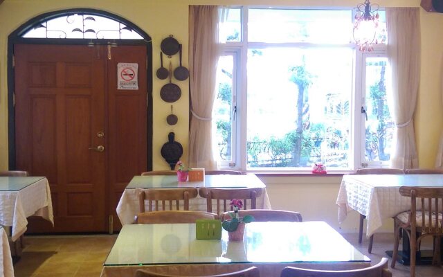 Four Seasons B & B