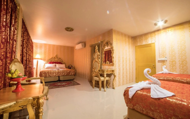 Nakaraj Princess Chiang Rai - Walking Street