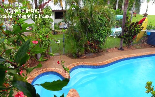 Magnetic Retreat Holiday Units