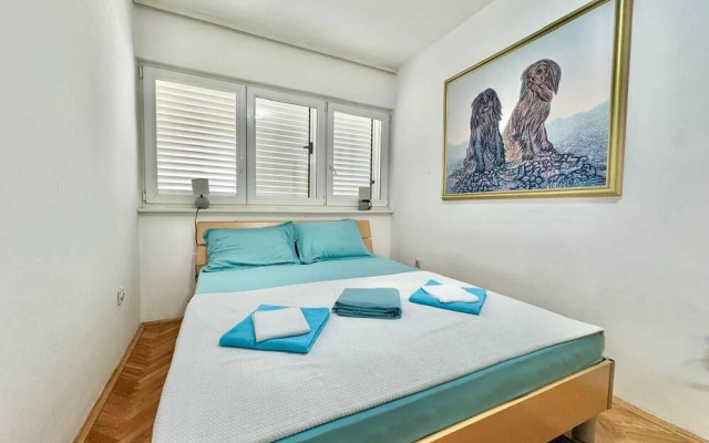 Two Bedroom Apt near Slovenska Beach