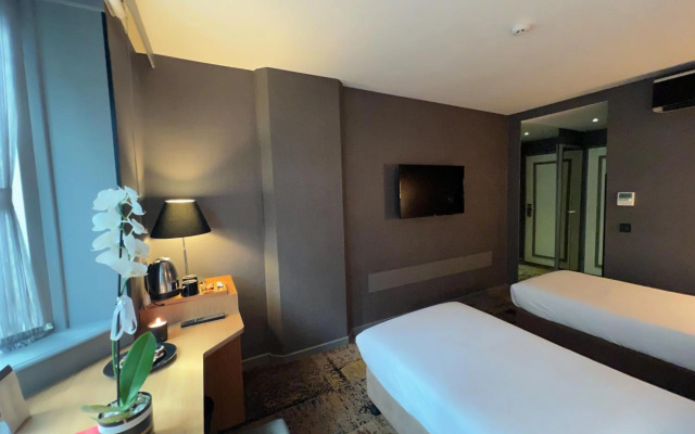 Отель All Seasons