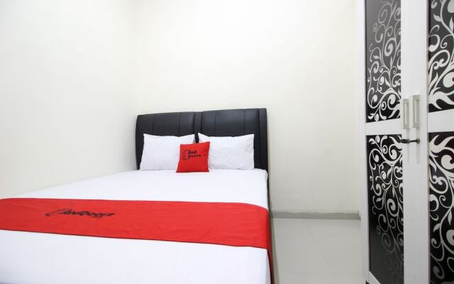 RedDoorz Plus near STIE YKPN 2