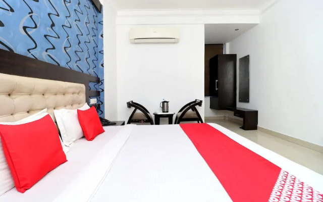 OYO 8627 Hotel Space