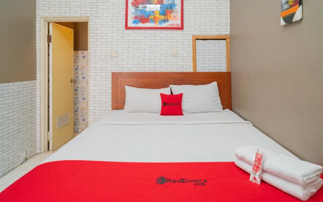 RedDoorz @ Oro Oro Ombo Batu