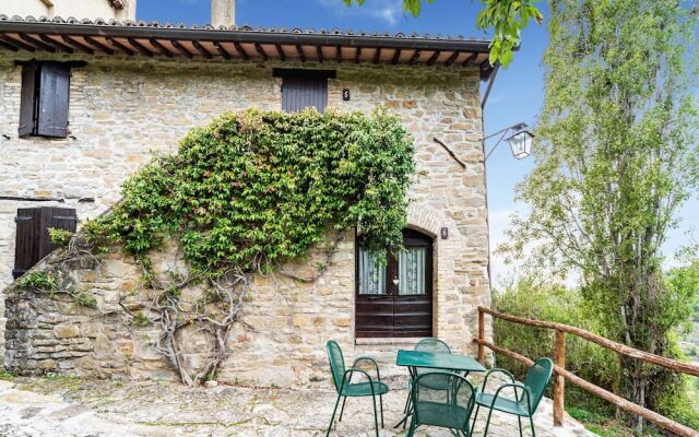 Cozy Cottage With Pool in Assisi