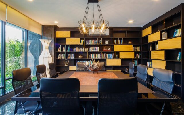 Parc Borough City Resort