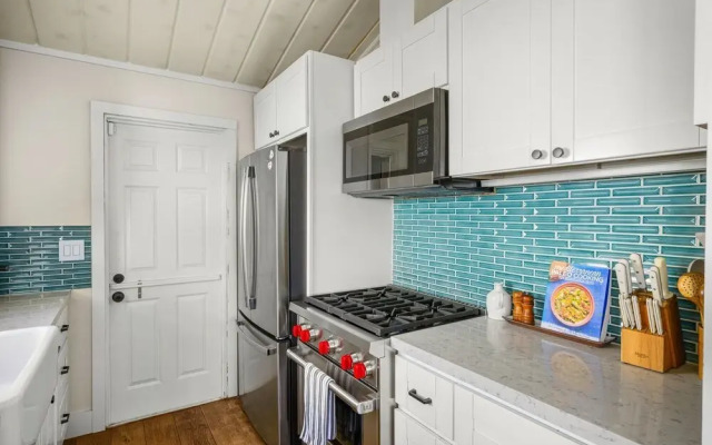 Swami's Sunset 3 Bedroom Home by RedAwning