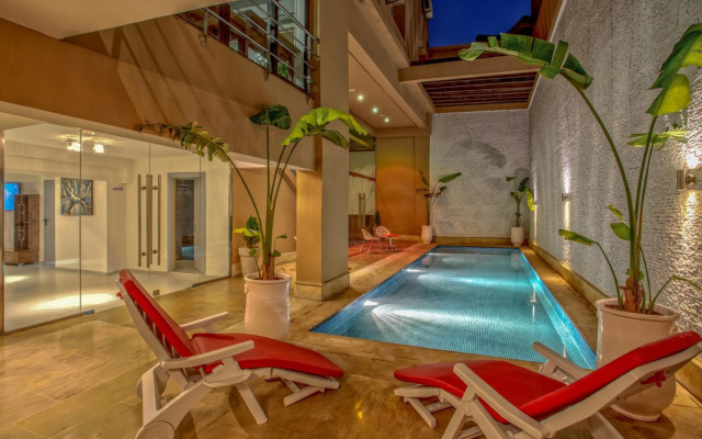 Yaad City Hotel