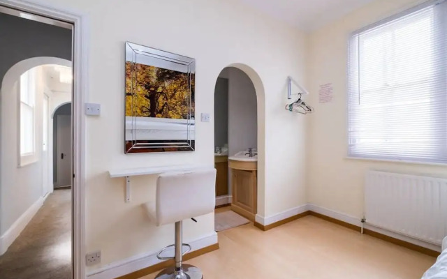 Host Stay The Old Coach House on Margaret Street