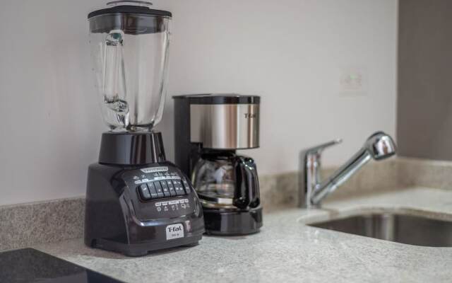 Menesse Midtown by Riviera Rentals