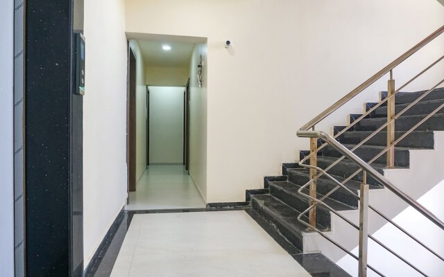 Fabhotel Emersion Residency