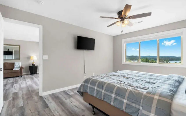 Waterview Oasis Stay for 4