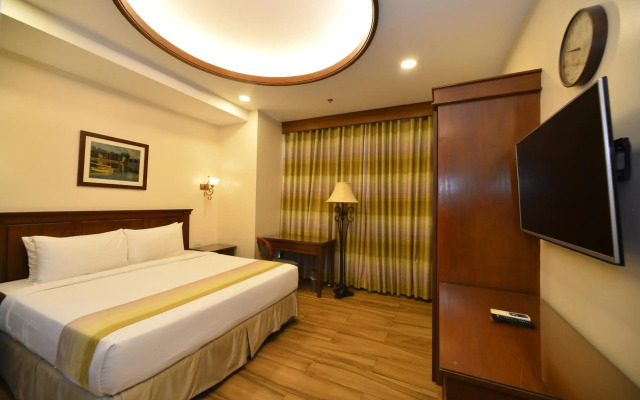 Paragon Hotel and Suites