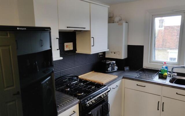 Riverside Park Penthouse Apartment In St Neots