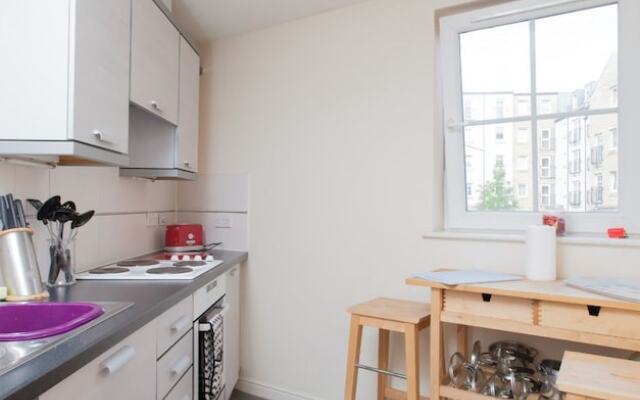 Giles St Gem - Spacious, Near The Shore, Parking