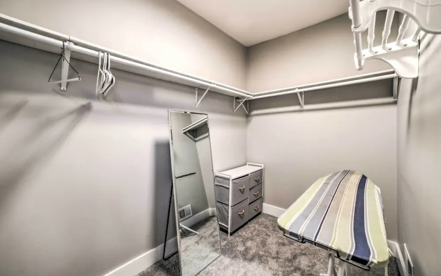 Well-appointed Pittsburgh Home: 1 Mi to Dtwn!