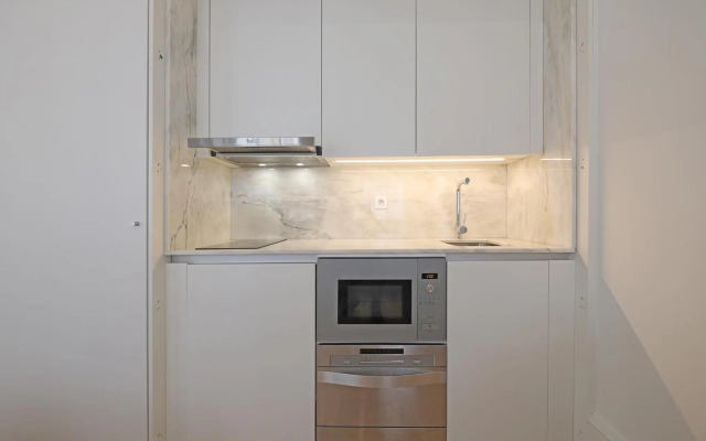 FLH Porto Traditional Studio