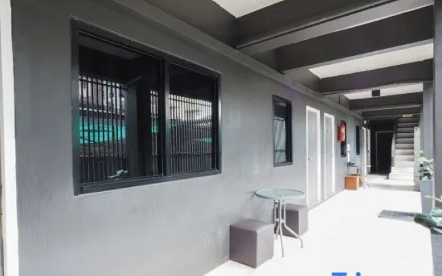 RQ Bangkok Huai Khwang by Collection O
