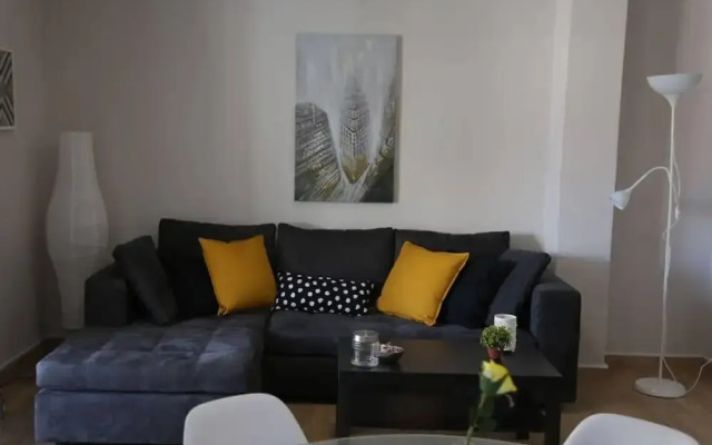 Penthouse lux Flat With 2 bd Next to Larissis