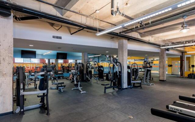 Trifecta 2BR Modern & Spacious Superhost