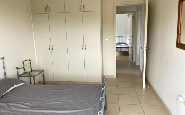 2 bed apt mountains and costal views with pool